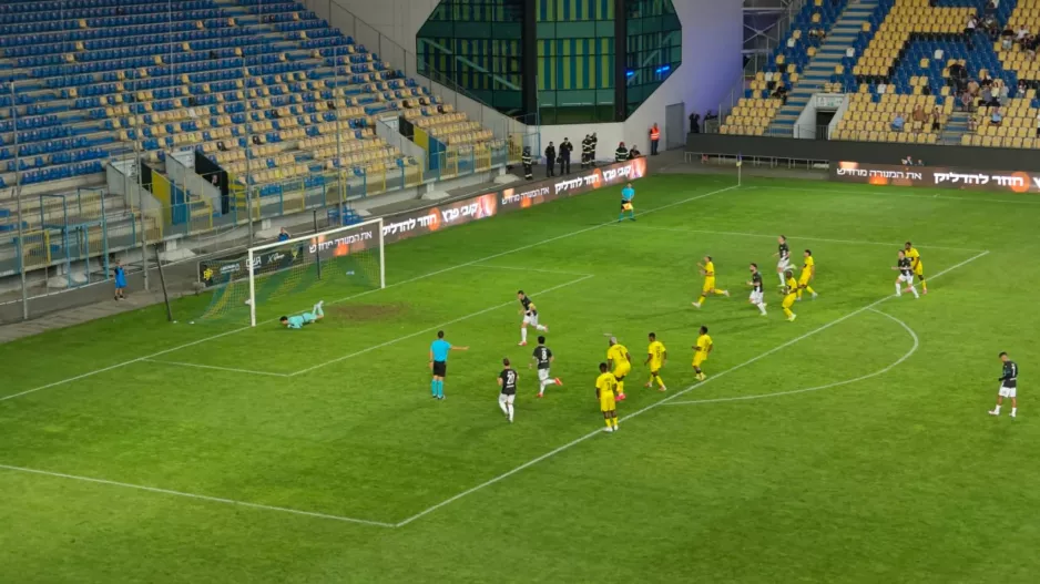 Πέναλτι και 1-0 για την ΑΕΚ!