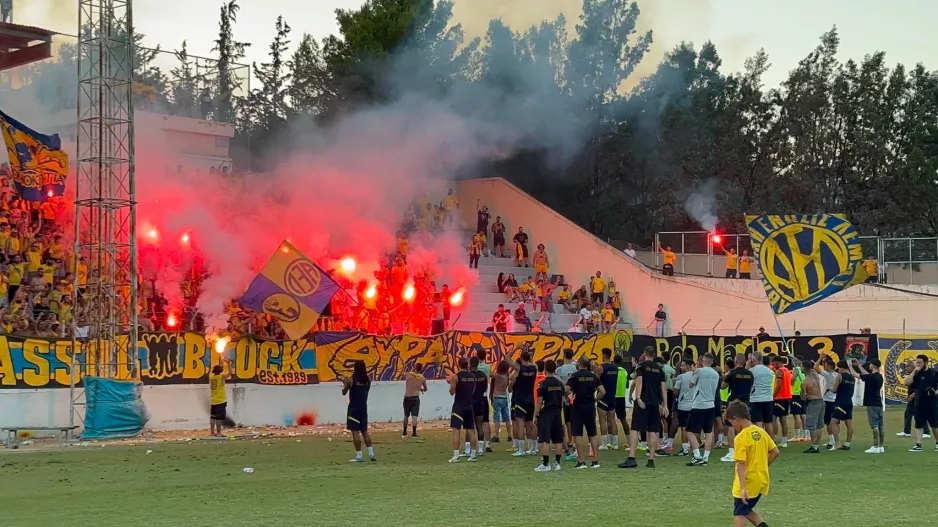 (Βίντεο kerkida) Φινάλε... με τον ύμνο της ΑΕΛ!
