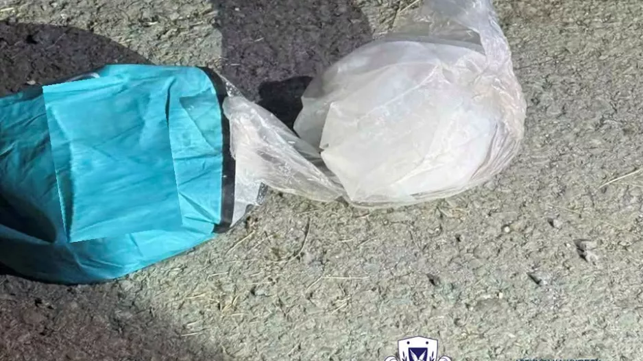 (Φώτος) Κατάσχεση πέραν των δύο κιλών κοκαΐνης – Σύλληψη τεσσάρων προσώπων