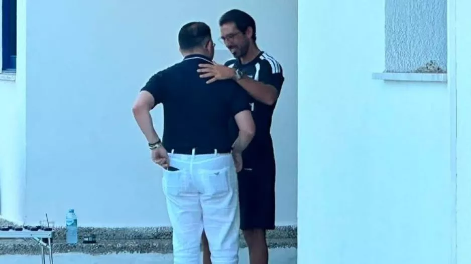 Μεταγραφικό... τετ-α-τετ; (Απόλλων)