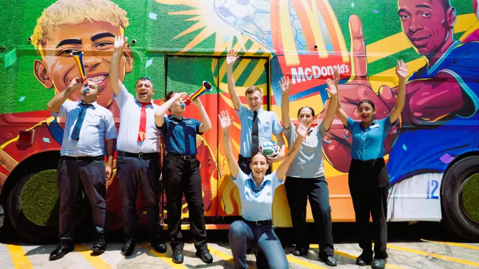 FIFA World Cup Bus Tour: Τα McDonald’s™ Κύπρου έφεραν τη μαγεία του FIFA World Cup™ σε όλη την Κύπρο!