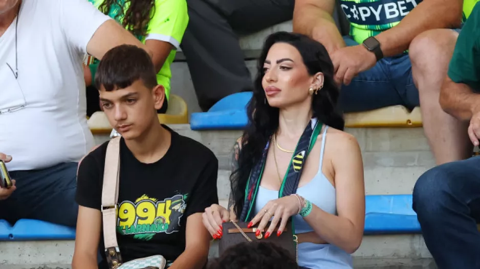 ΦΩΤΟΣ από την κερκίδα της ΑΕΚ