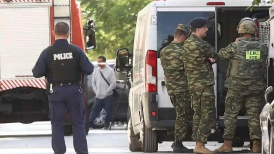 Λήξη συναγερμού για ύποπτη βαλίτσα στο Μοναστηράκι - Δεν βρέθηκε κάτι επικίνδυνο