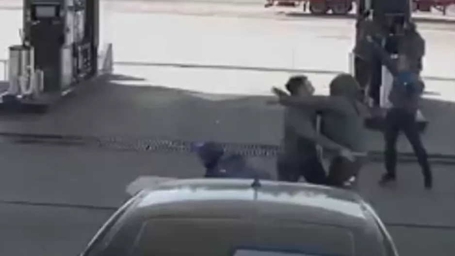 (ΒΙΝΤΕΟ) Βενζινάδικο στην Αργεντινή... τα άφησε όλα για να πανηγυρίσει την ανατροπή!