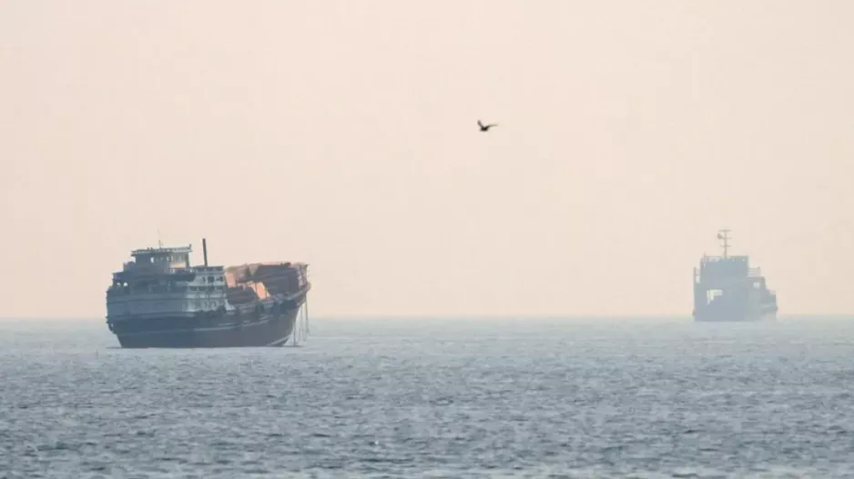 Το Ιράν χτύπησε πλοίο με κυπριακή σημαία στα Στενά του Ορμούζ