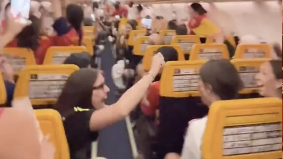 (ΒΙΝΤΕΟ) Επική ανακοίνωση πιλότου εν μέσω πτήσης... για την παγκόσμια πρωταθλήτρια!