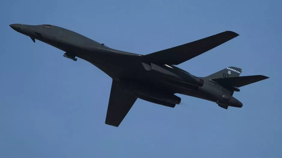 Οι ΗΠΑ επιστρατεύουν το βομβαρδιστικό B-1 καθώς εντείνουν τις επιθέσεις στο Ιράν