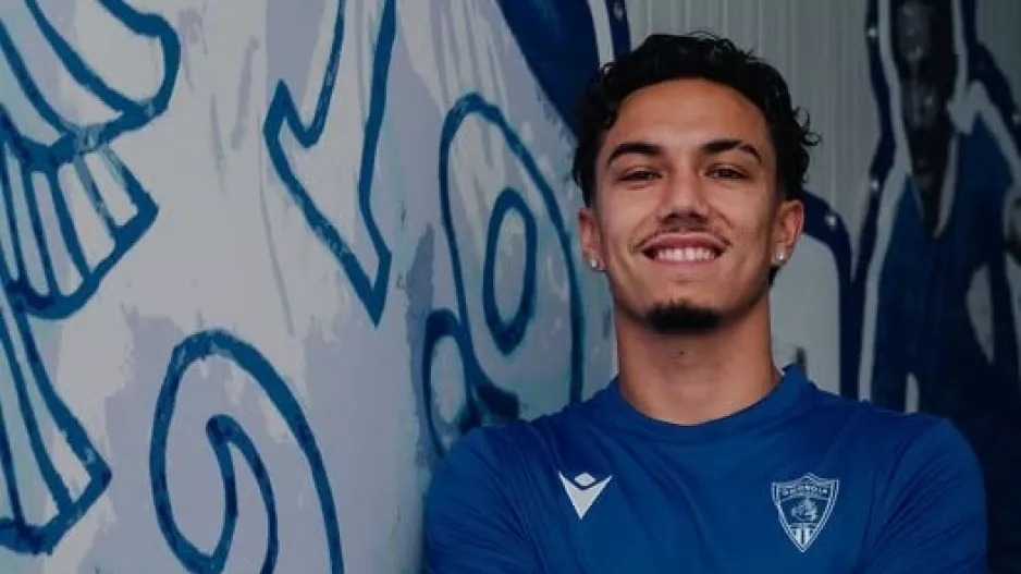 Στα μπλε... ο Josue Schmidt!