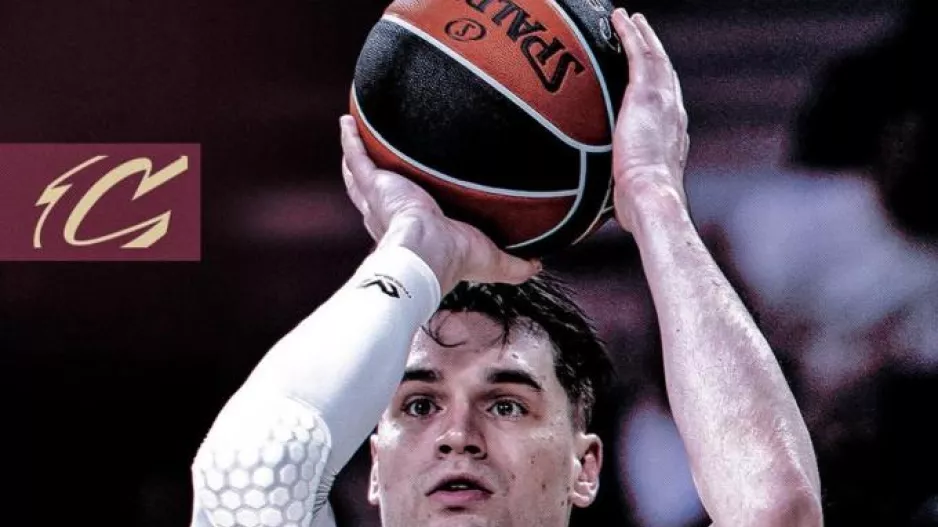 Κι επίσημα στους Καβαλίερς ο Χεζόνια!