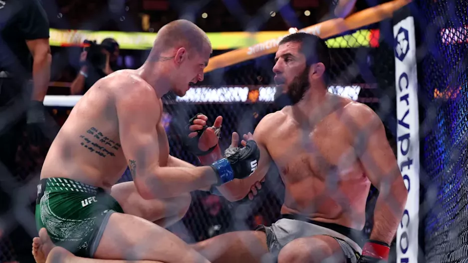 (UFC 330) Νικητής ο Islam Makhachev