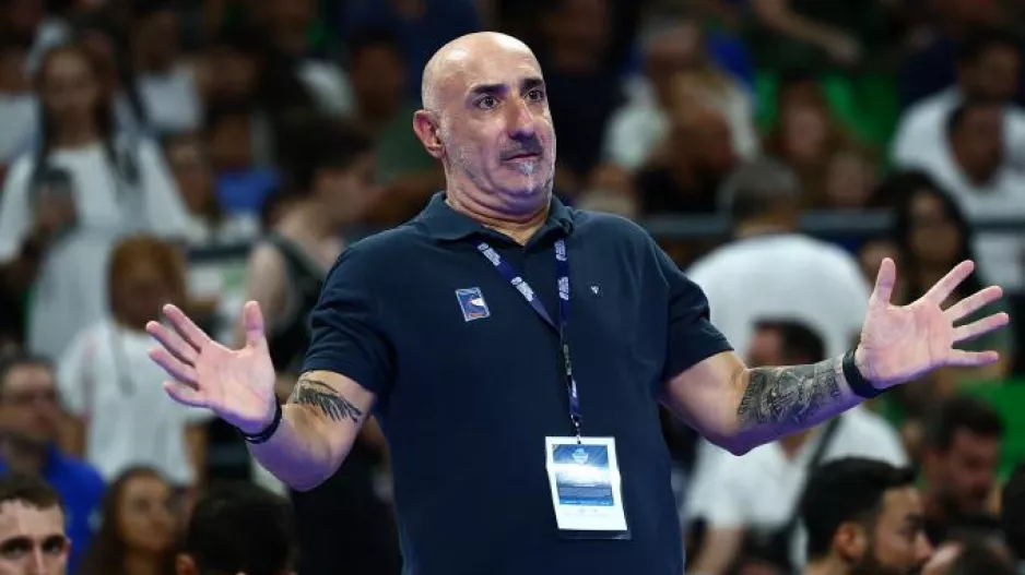 Γιανναράς: "Ήταν πολύ έντονη συναισθηματική στιγμή αυτή του κοινού Eθνικού Ύμνου"