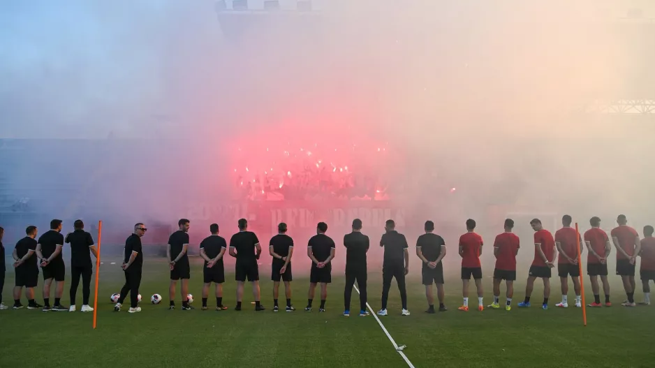 Στις 19:30 με κόσμο το φιλικό