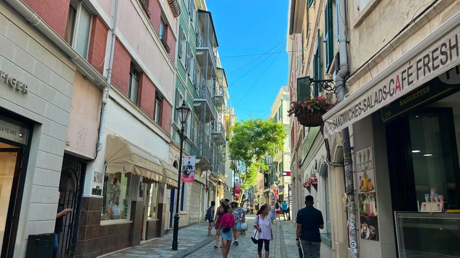 (Φώτος Kerkida) Το ηλιόλουστο... Γιβραλτάρ