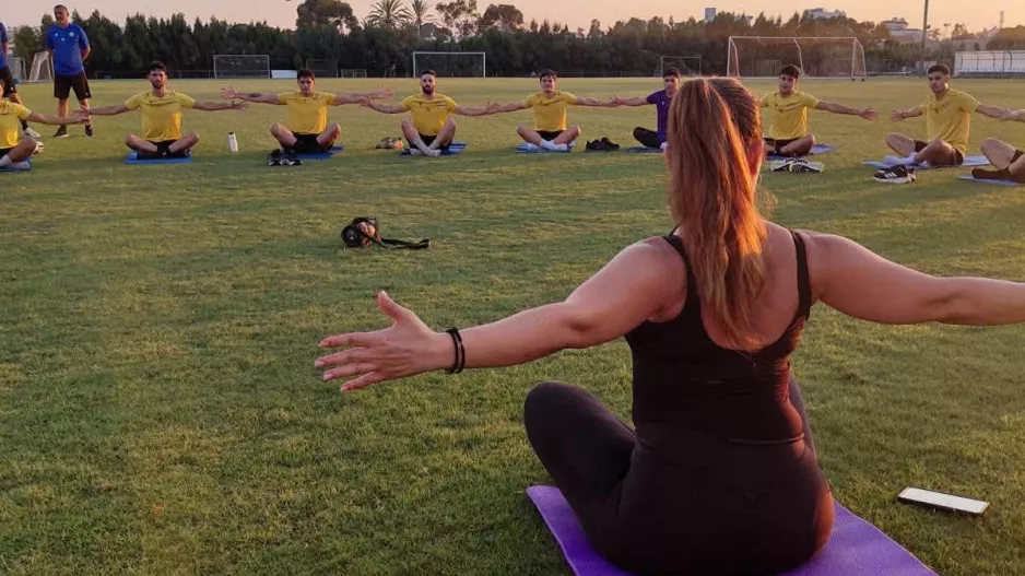 Μάθημα yoga στον ΑΣΙΛ (φώτος)