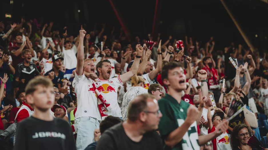 7.735 θεατές (Red Bull Arena)!