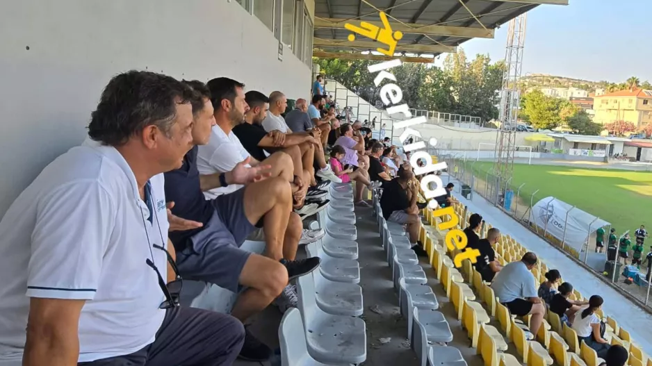 Μεγάλη παρέα… (Απόλλων-Ομόνοια) 
