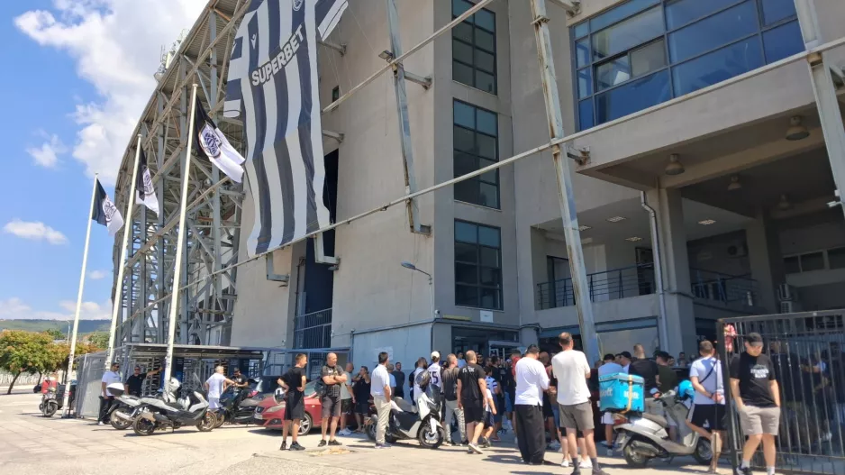 Πανό κατάληψης στην Τούμπα-Αντίδραση για Κωνσταντέλια 