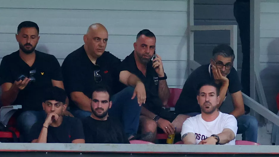 Ο Κουμής με συνεργάτες του/ΦΩΤΟ