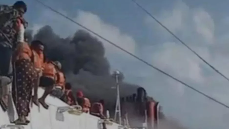 Τουλάχιστον πέντε νεκροί από φωτιά σε πλοίο