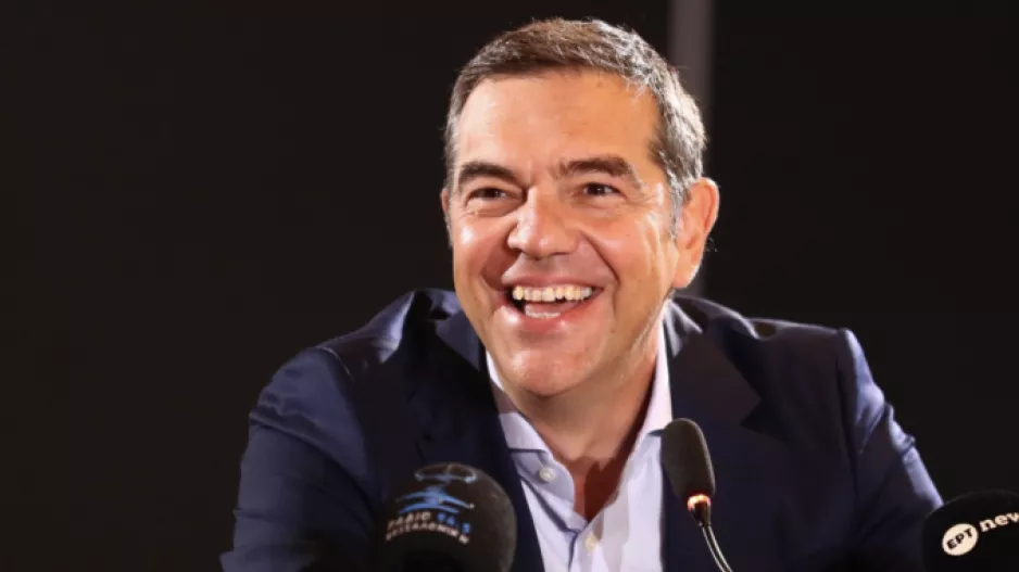 Βαρύς υπαινιγμός Τσίπρα για Μητσοτάκη με αφορμή τον τραυματισμό Κωνσταντέλια