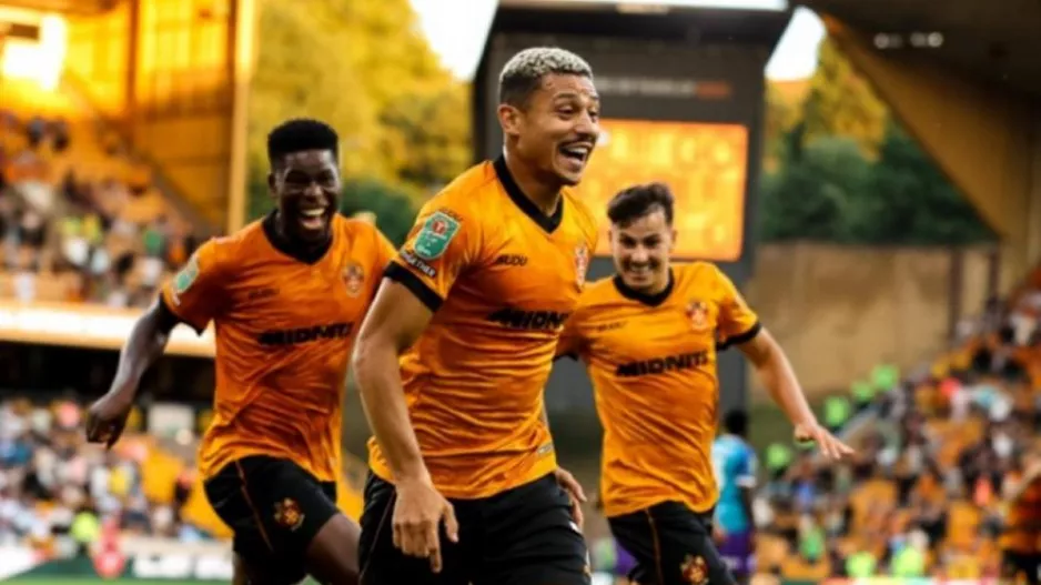 Carabao Cup: Πρόκριση με περίπατο για τη Γουλβς, η Μίντλεσμπρο πέταξε εκτός τη Ρέξαμ
