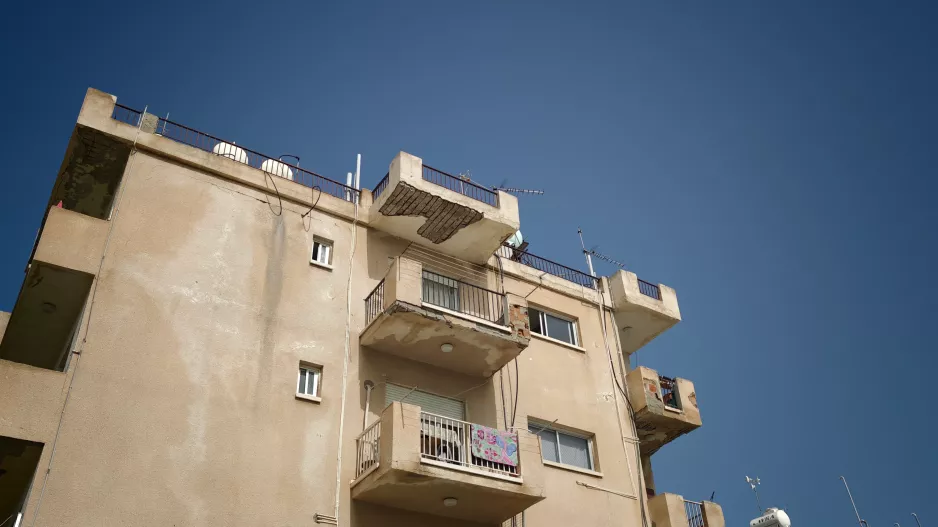 Ξανά στη Βουλή η «ωρολογιακή βόμβα» των κοινόκτητων οικοδομών