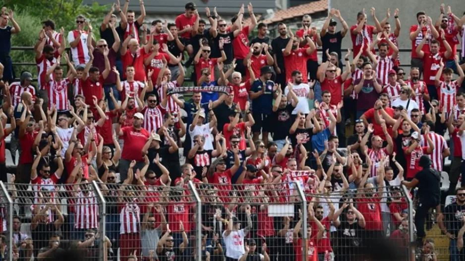 (Φώτος) "Ερυθρόλευκη" απόβαση στη Λιβαδειά!
