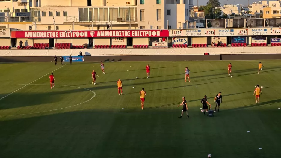 Η εντεκάδα της Νέας Σαλαμίνας  