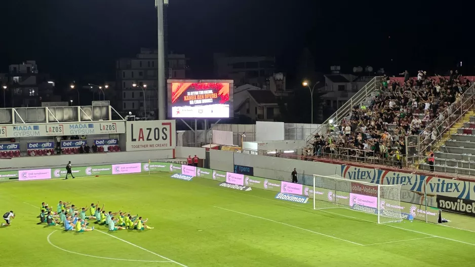 Αποθέωση μετά την τεσσάρα 