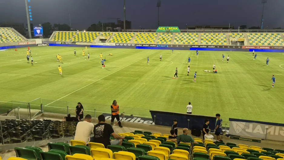 Οι εντεκάδες στο Ομόνοια Αραδίππου - Krasava ENY