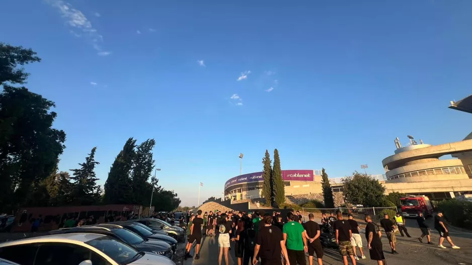 (Φώτος Kerkida) Μαζεύονται οι φίλοι της Ομόνοιας 29Μ