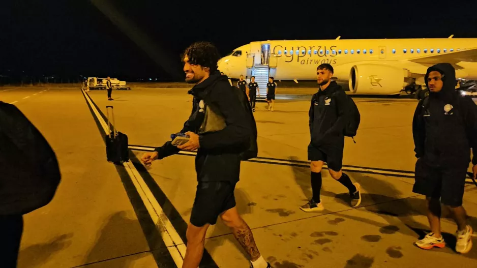 Πλάνα απ' την άφιξη της Εθνικής (Βίντεο Kerkida)
