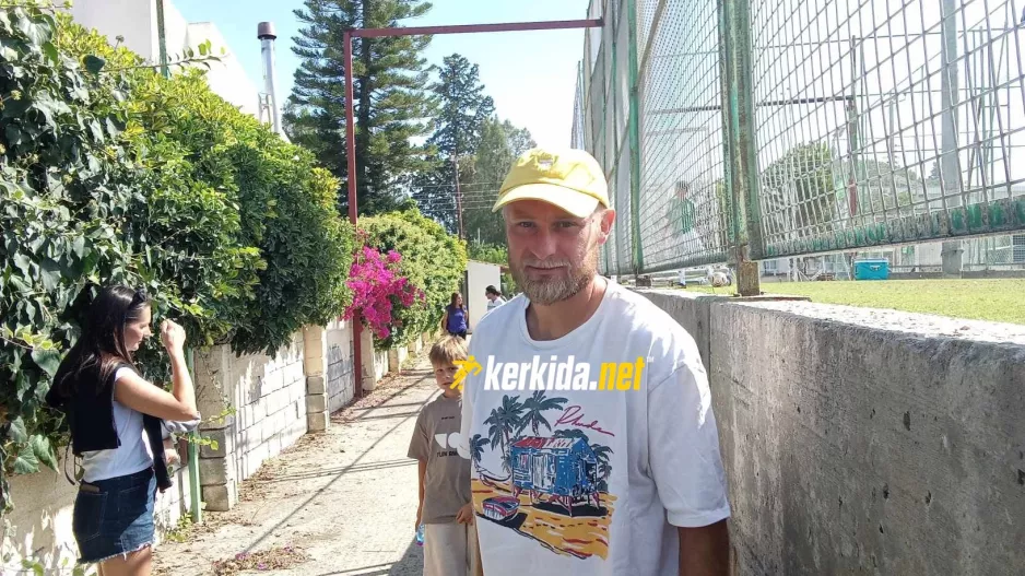 Στο γήπεδο... για τον Μπεζούς τζούνιορ! 