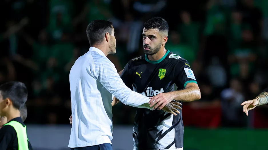 Τρεις... ίδιες!