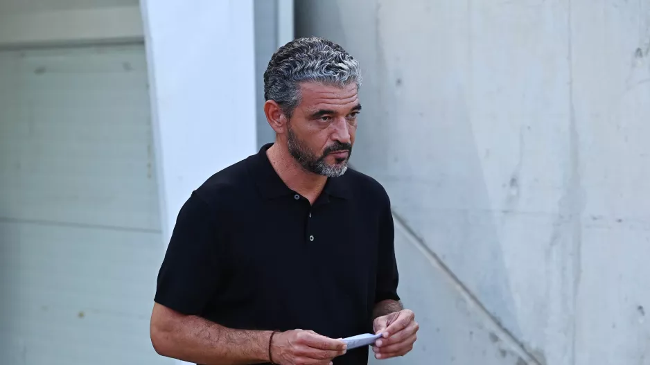 Μόνο με ΑΠΑΝΤΗΣΕΙΣ στο γήπεδο!