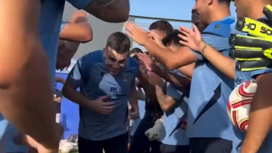 Υποδοχή σε Άλεξ Γκούτι