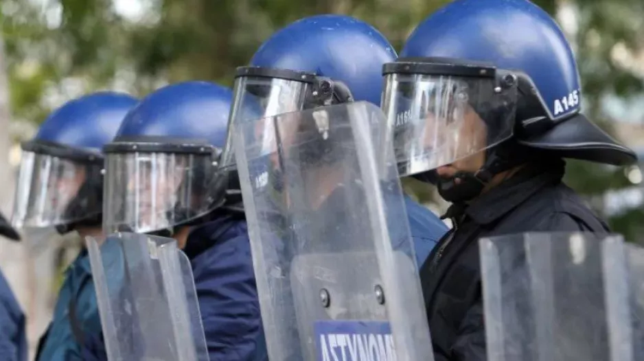 Εξάμηνος αποκλεισμός απ' τα γήπεδα σε δύο πρόσωπα
