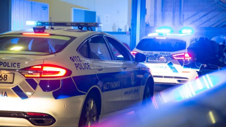 Tροχαία σύγκρουση στο Παραλίμνι/Τραυματίες δύο πεζοί και εγκατάλειψη σκηνής