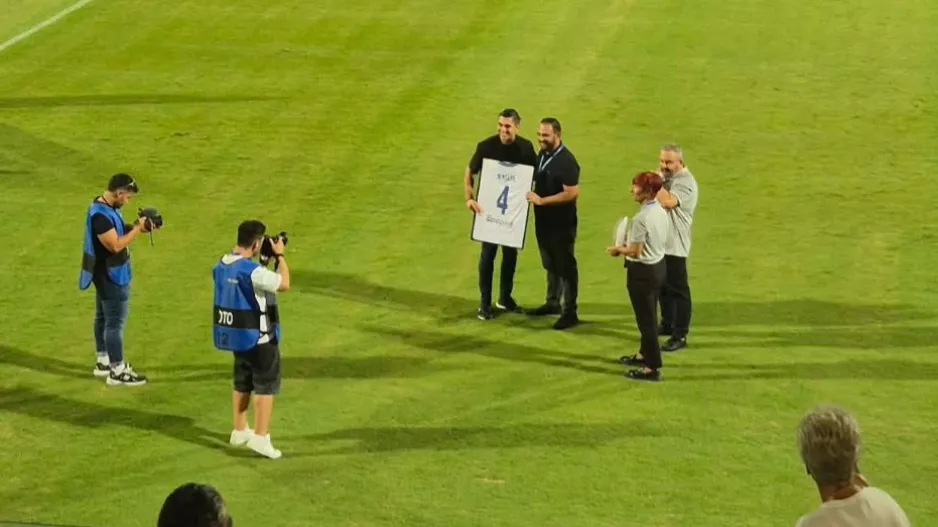 Τίμησε... Καλλή