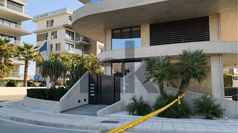 Γαζώσαν κτίριο εταιρειών στη Λινόπετρα (Φώτος) 