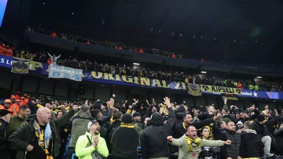 Οι οπαδοί της Ένωσης πήραν τη θέση τους στις εξέδρες του Έτιχαντ