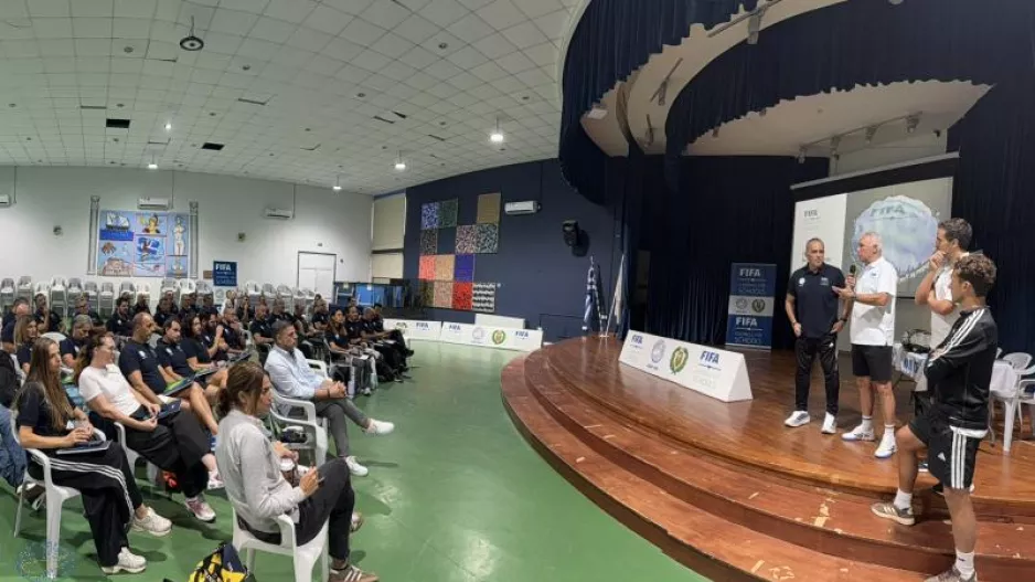 FIFA Football for schools στην παρουσία Κρίστο Στόιτσκοφ στο 3ο Δημοτικό Ιδαλίου