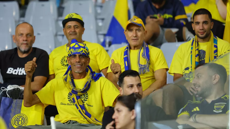 Τους πίκρανε η ήττα αλλά πάντα… ΑΕΛ!