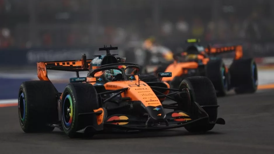 Η McLaren προειδοποιεί τους οδηγούς της