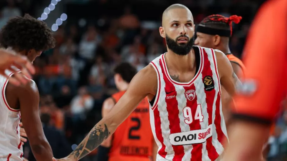 Με ψυχή πρωταθλητή Ευρώπης ο Ολυμπιακός γύρισε από το -28 και ξέρανε τη Βαλένθια!
