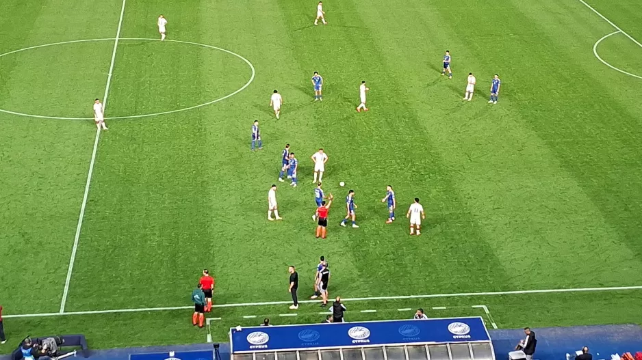 VAR και... αποβολή για Πηλέα