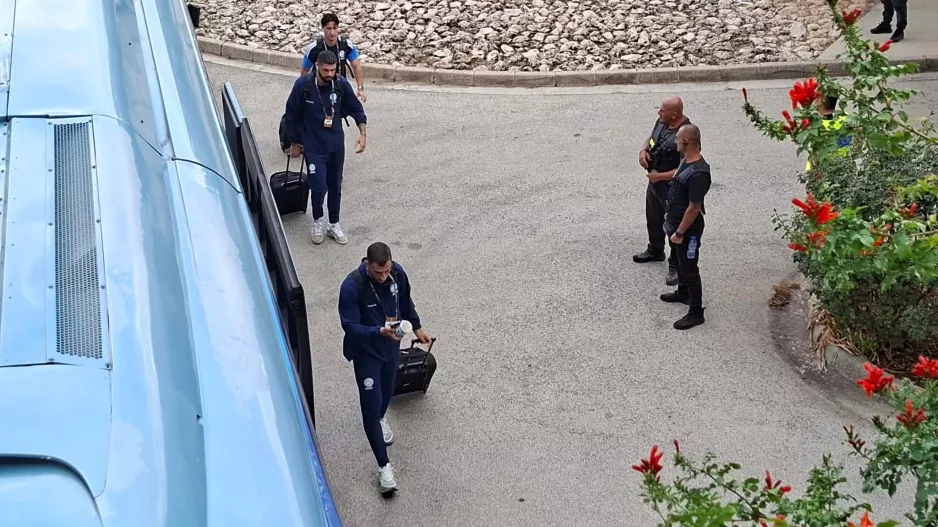 (Φώτος Kerkida) Η άφιξη της Εθνικής μας ομάδας