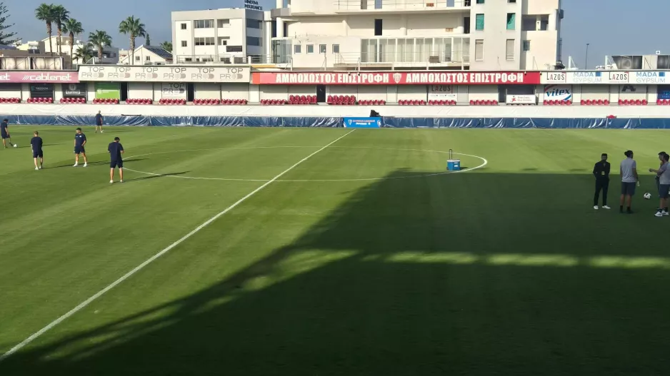 Το kerkida στο Krasava ΕΝΥ Ύψωνα - Απόλλων 