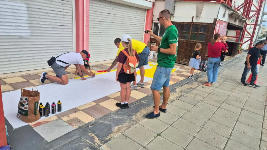(Φώτος Kerkida) Ετοιμάζουν... πανό!