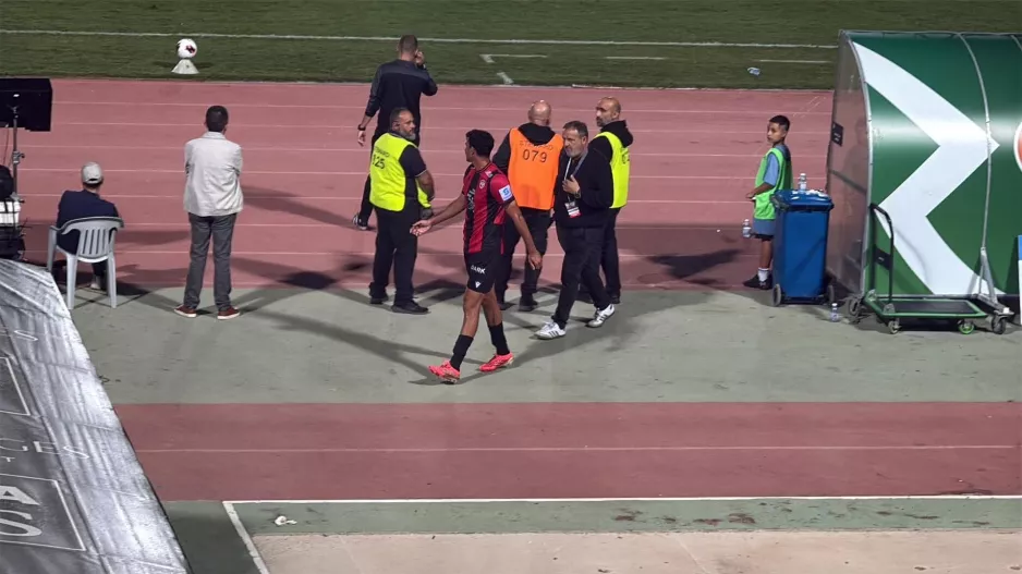 Απευθείας κόκκινη ο Σμάιρα 